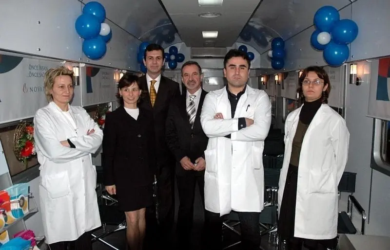Vagonda görev yapan sağlık ekibi