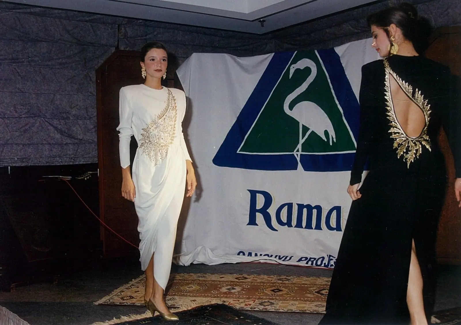 Cansuyu gecesinde defile